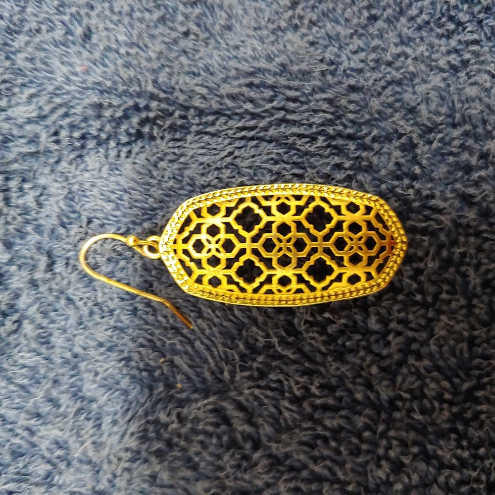 Kendra Scott gold filigree earring